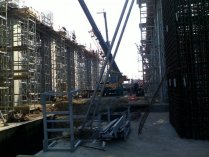 dźwig 30 ton - budowa stołu produkcyjnego estakady